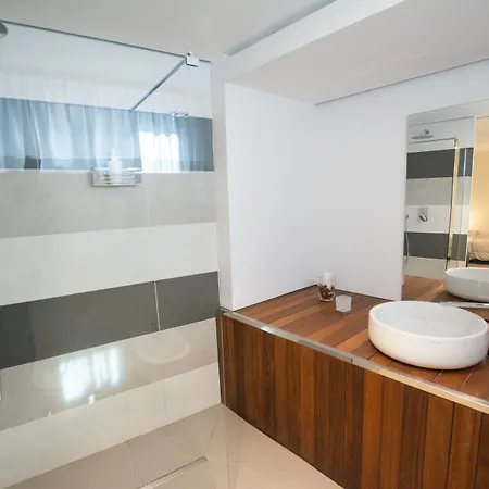 Brezza Di Mare Alojamento de Acomodação e Pequeno-almoço 3*