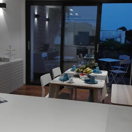 Brezza Di Mare Alojamento de Acomodação e Pequeno-almoço Aci Castello