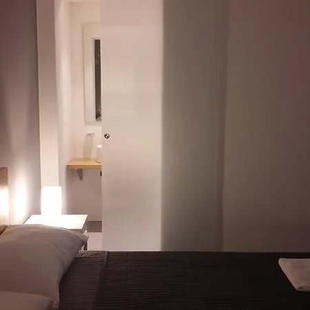 Brezza Di Mare Alojamento de Acomodação e Pequeno-almoço Aci Castello