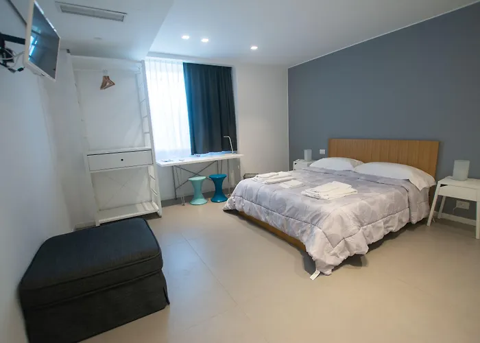 לינה וארוחת בוקר Brezza Di Mare 3*