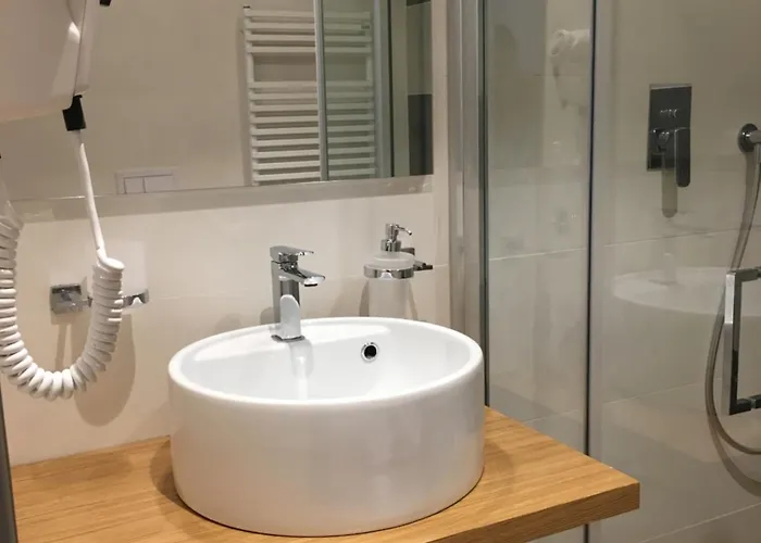 לינה וארוחת בוקר Brezza Di Mare אצ'י קסטלו