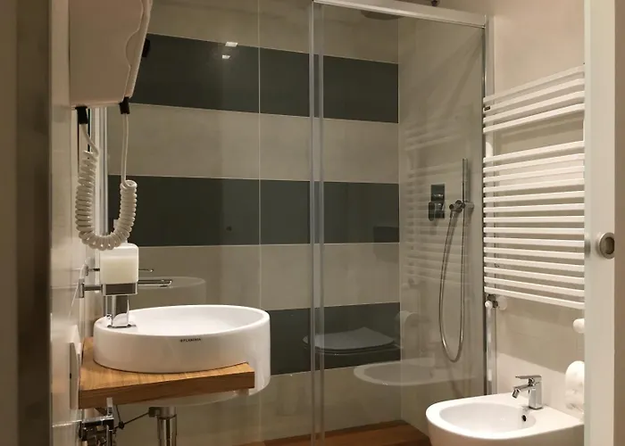 לינה וארוחת בוקר Brezza Di Mare 3*