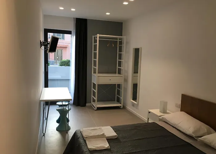 Brezza Di Mare לינה וארוחת בוקר 3*