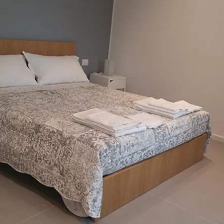 לינה וארוחת בוקר Brezza Di Mare 3*