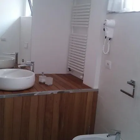 לינה וארוחת בוקר Brezza Di Mare 3*