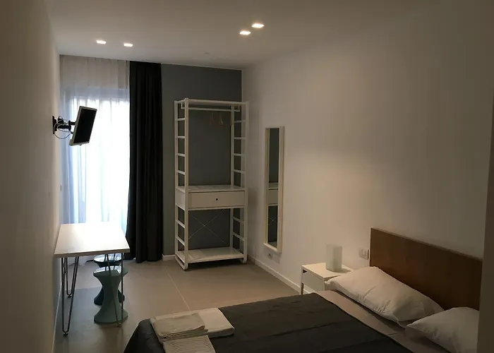 Brezza Di Mare Oda ve Kahvaltı Aci Castello